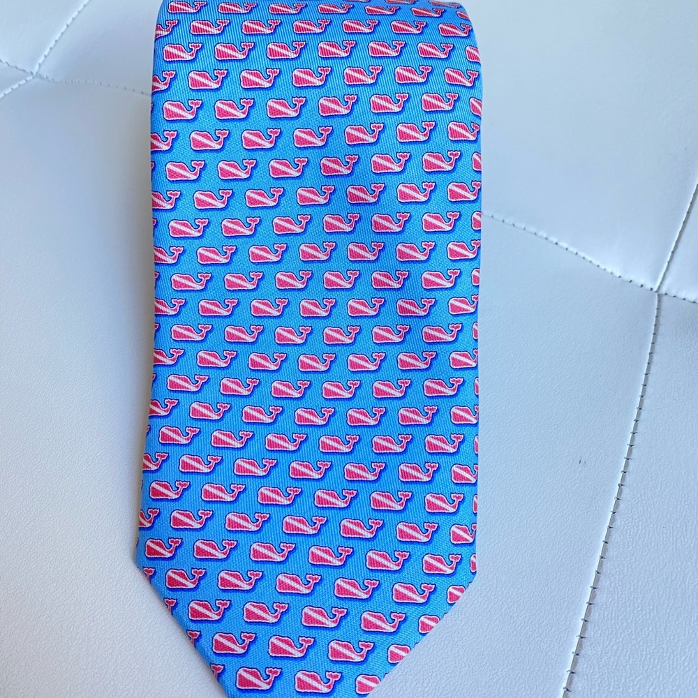 Vineyard Vines silk tie in traditional Whale pattern